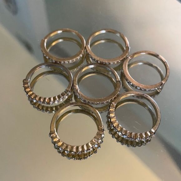 Gold stackable fashionable set of rings sparkly!! - Picture 2 of 2